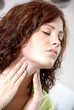 Photo: Femme mal de gorge Femme mal de gorge