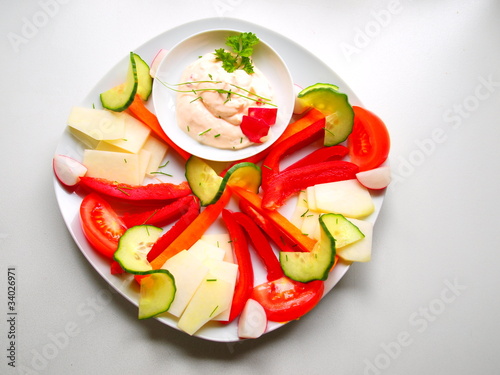Photo: Rohkostplatte mit Dip Rohkostplatte mit Dip