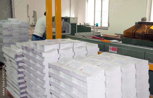 Foto: Post press finishing line machine Post press finishing line machine