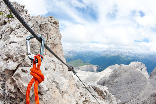 Foto: Mountain scenery with carabine. Dolomites, Italy. Mountain scenery with carabine. Dolomites, Italy.