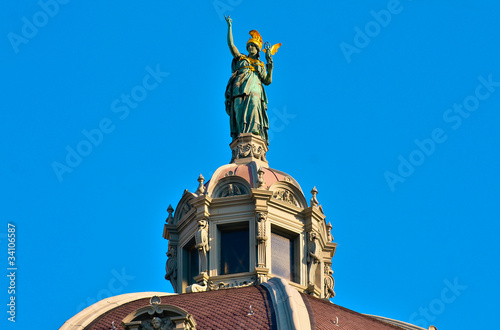 Photo: Wien Statue auf dem Kunsthistorischem Museum Wien Statue auf dem Kunsthistorischem Museum
