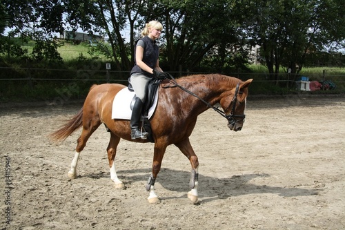 Foto: frau mit pferd frau mit pferd