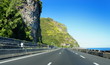 Route du littoral en bordure de mer, La Réunion