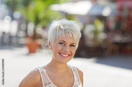 Kurze haare ; Kurzhaarfrisuren; Kurzhaarfrisuren Damen ...  width=