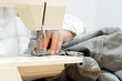 Hand und Nähmaschine
