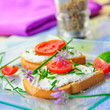 Leichtes Frühstück - Zwieback mit Frischkäse