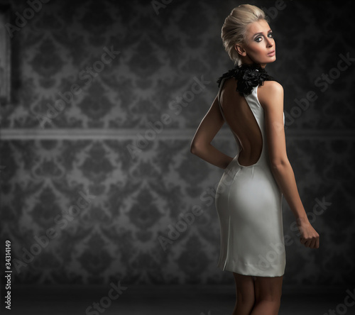 Photo : Sexy woman wearing white dress Sexy woman wearing white dress