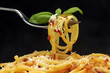 Spaghetti con tomate y parmesano