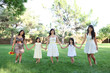Foto: Asian Family in the Park Asian Family in the Park