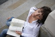 Photo: Frau mit Buch Frau mit Buch