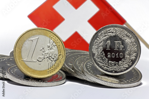 Foto: euro und schweizerfranken euro und schweizerfranken