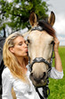 Foto: Frau und Pferd Frau und Pferd