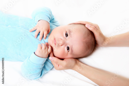 Foto: Portrait of an infant baby boy Portrait of an infant baby boy