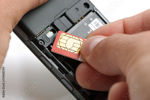 Foto: Inserting a sim card Inserting a sim card