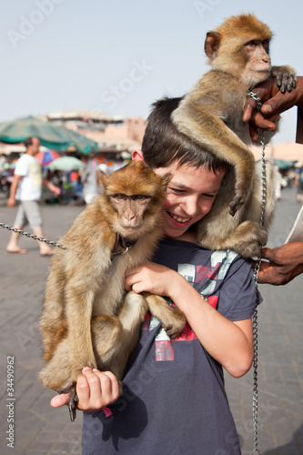 Photo: Marrakech : Dresseur de singes "Magot" Marrakech : Dresseur de singes "Magot"