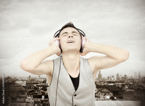 Photo: Enjoy music in the city Enjoy music in the city
