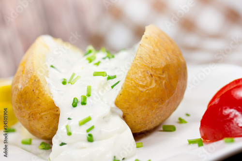 Foto: Ofenkartoffel mit Kräuterquark Ofenkartoffel mit Kräuterquark