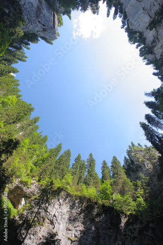 Foto: Karstic well Karstic well