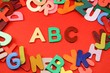 Foto: bunte buchstaben bunte buchstaben
