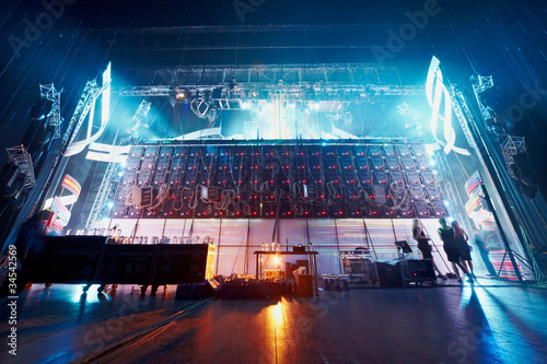 Photo: Behind the scenes during a concert Behind the scenes during a concert