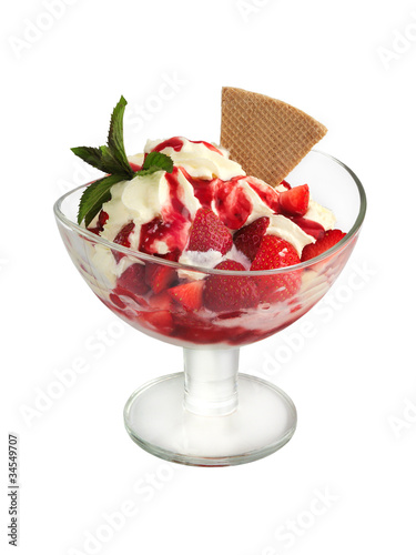 Photo: erdbeereisbecher erdbeereisbecher