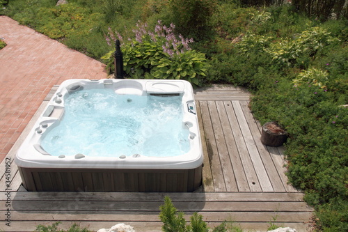 Photo: Jakuzzi im hauseigenen Garten Jakuzzi im hauseigenen Garten