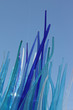 Assemblage d'éléments en verre bleutés