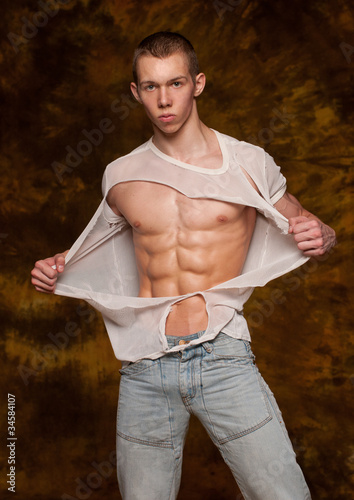 Foto: Muscular model Muscular model