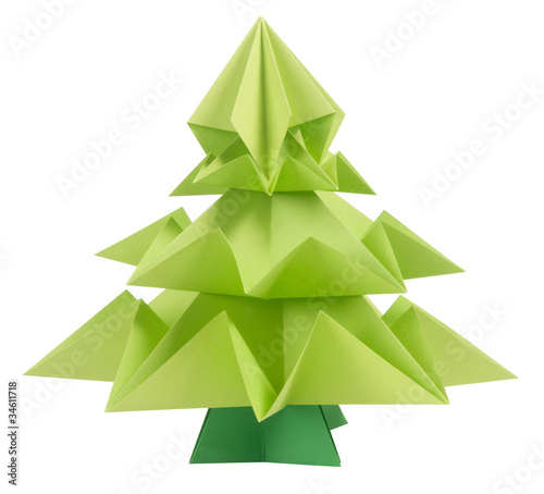 Foto: Origami Christmas tree isolated on white Origami Christmas tree isolated on white