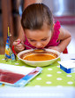 KInd beim essen