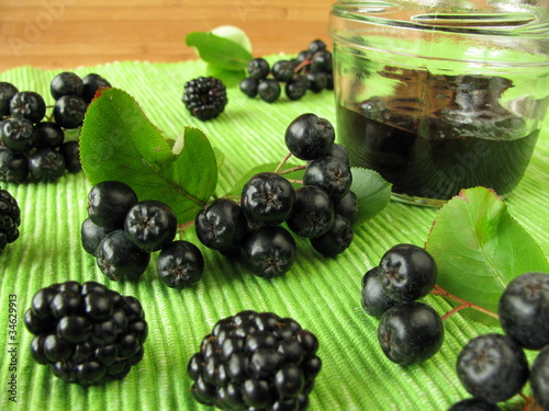 Foto: Konfitüre mit Brombeeren und Aronia Konfitüre mit Brombeeren und Aronia