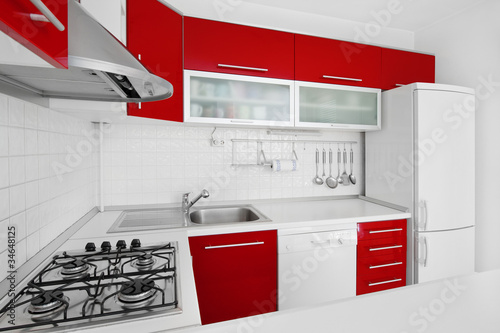 Modern  Kitchen on Modern Red And White Kitchen    Ico00  34648125   See Portfolio