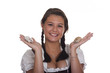 Frau in Tracht, mit Gerbil auf der Hand