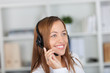 attraktive frau mit headset