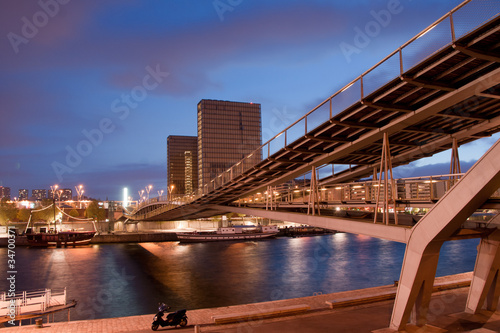Photo: Passerelle Simone de Beauvoir - Paris Passerelle Simone de Beauvoir - Paris