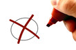 Hand mit rotem Stift Ablehnung