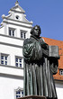 Wittenberg Lutherdenkmal auf dem Marktplatz mit Rathaus Wittenberg Lutherdenkmal auf dem Marktplatz mit Rathaus