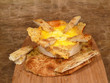 rustikaler Ofenkäse mit Fladenbrot