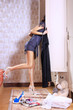 Foto: woman near sliding-door wardrobe woman near sliding-door wardrobe