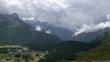 Ziehende Wolken über Maloja Tal, Engadin (Schweiz) Zeitraffer