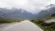 Strasse durch das Hochgebirge Norwegens Strasse durch das Hochgebirge Norwegens