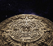 Foto: Aztec calendar stone carving in space Aztec calendar stone carving in space