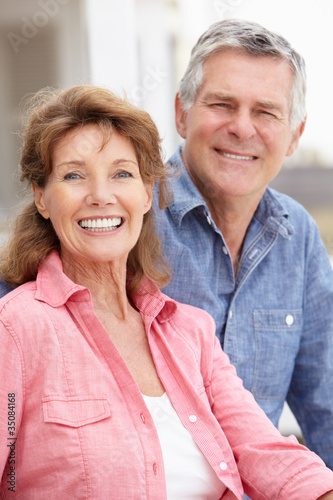 Photo: Portrait senior couple outdoors Portrait senior couple outdoors