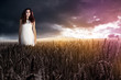 Foto: Woman in Grainfield Woman in Grainfield