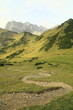 Gebirgsweg im Karwendelgebirge