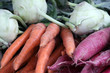 rape e carote in vendita al mercato