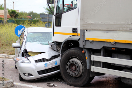 Photo: incidente frontale incidente frontale