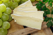 Brie mit Weintrauben