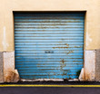 Blaues Garagentor