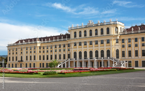 Photo: Schonbrunn Palace in Vienna Schonbrunn Palace in Vienna